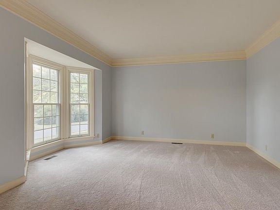 4th image of 533 London Way