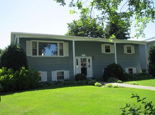 272 N 6th St, Pembina, ND 58271