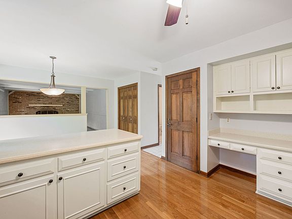 4th image of 542 Cypress Ave