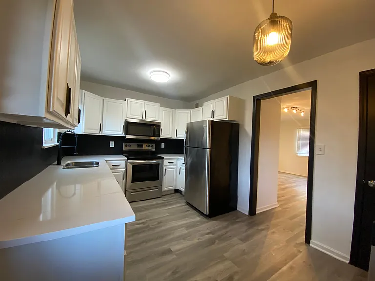 740 Mozley Dr SE #B2 — Photo 3
