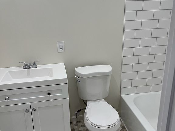 5th image of 119 W Saratoga St #2F