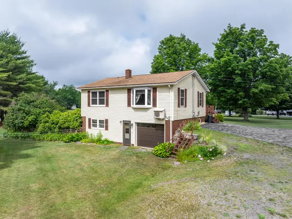 15 Fitz Lane, Glenburn, ME 04401