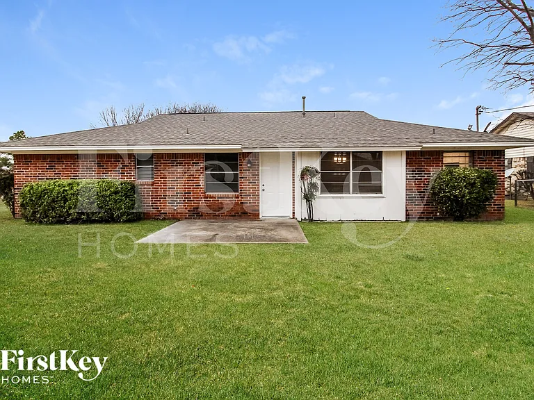 202 Carolyn Dr — Photo 17