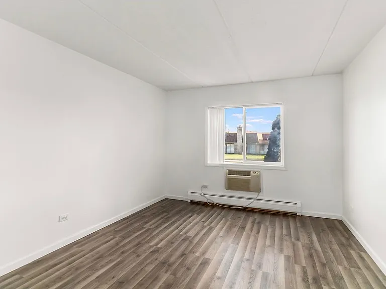 256 Shorewood Dr #GD — Photo 5