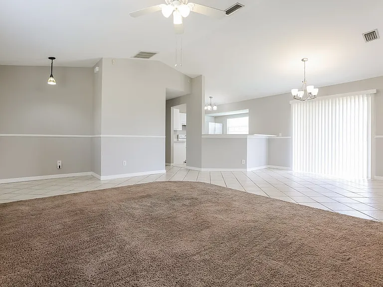 2525 Mather Ln — Photo 4