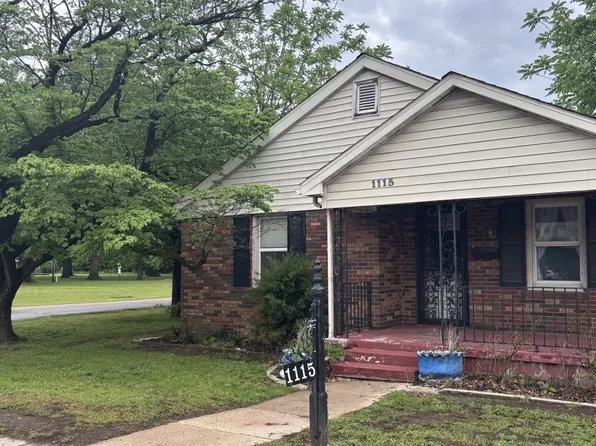 1115 S Main St, Charleston, MO 63834