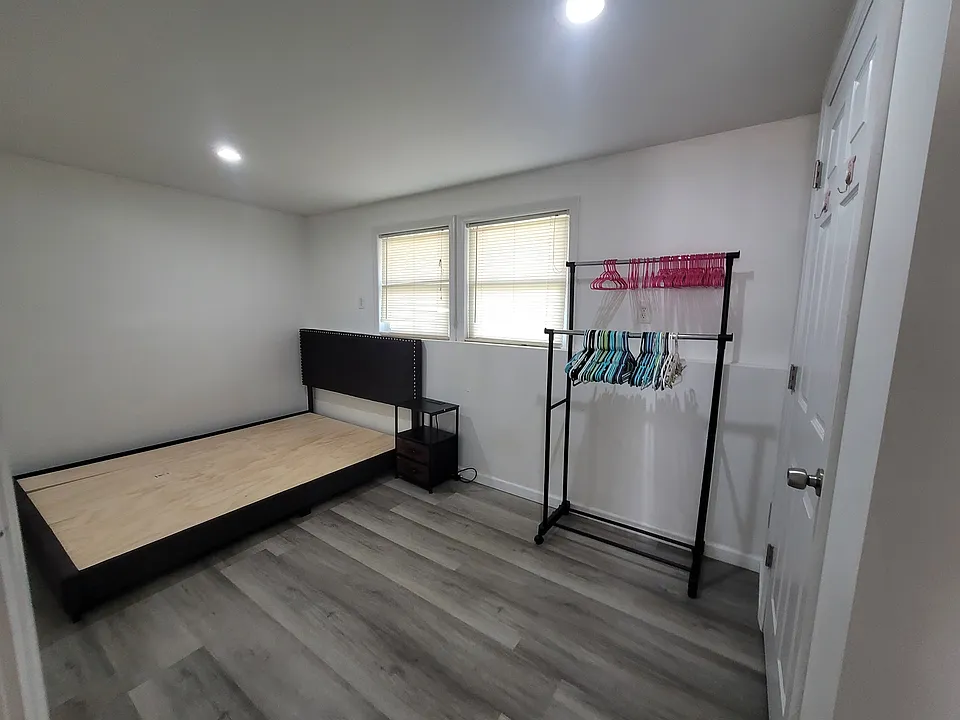 22 Holbrook Rd #1