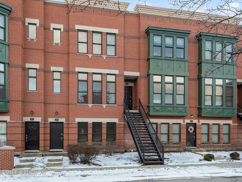 1st image of 221 W Wood St #221