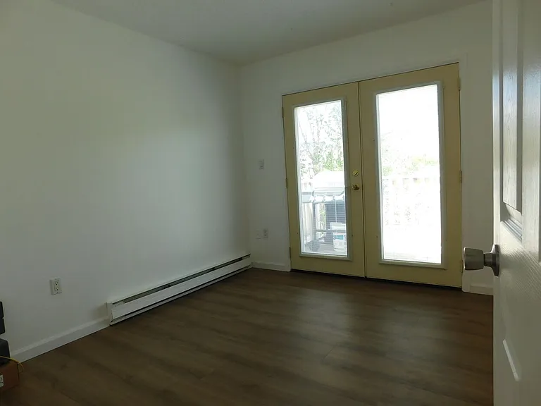 869 Iowa Ave — Photo 11