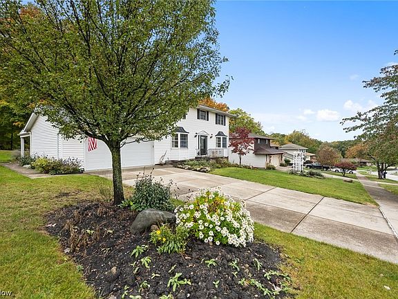 3rd image of 5007 Sassafras Dr