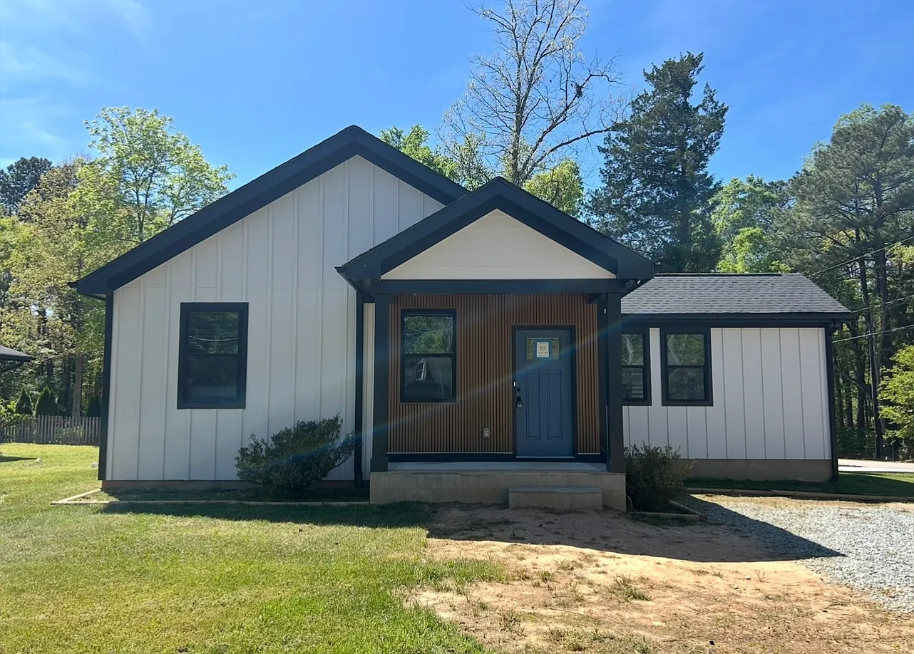 2 bed, 950 sqft, $1,800 — Photo 1