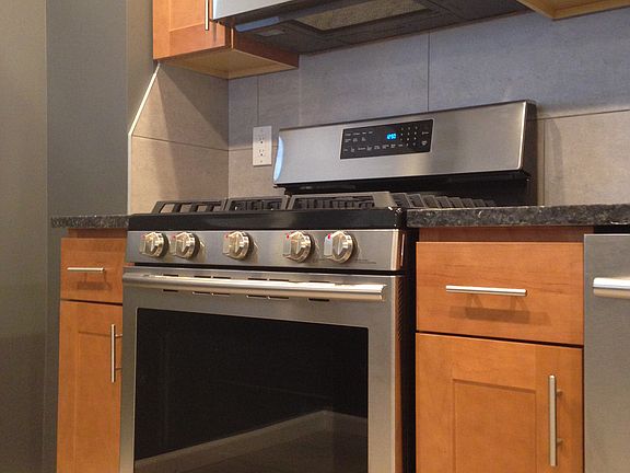 3rd image of 16333 89th St
