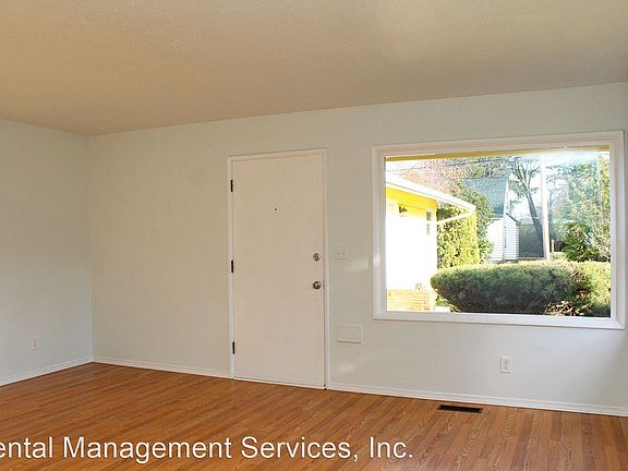 4th image of 1023 NE 84th Ave #10736294