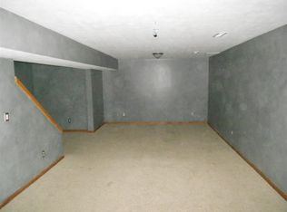 2322 Sterling Ct, Goshen, IN 46526