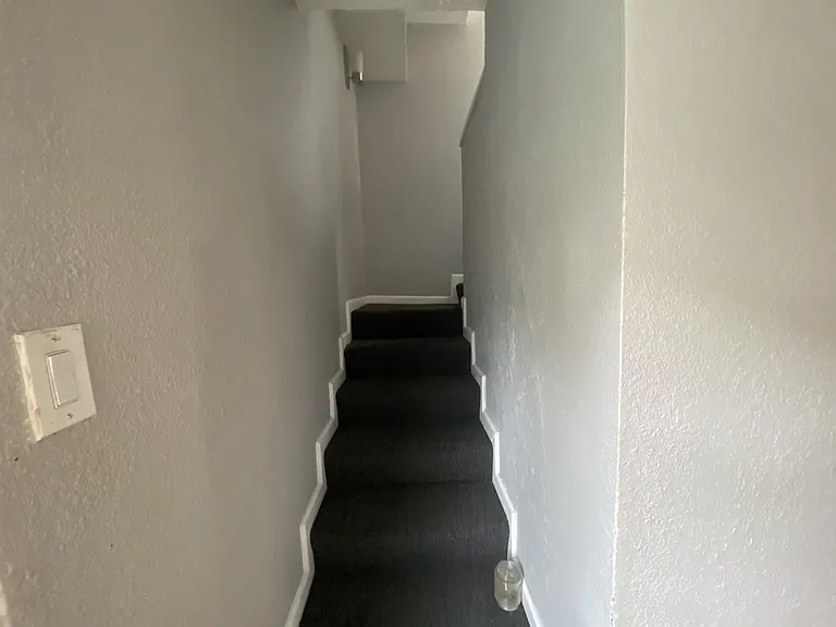 406 Hawthorne St — Photo 16