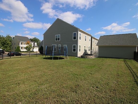 3rd image of 1238 Farrish Dr