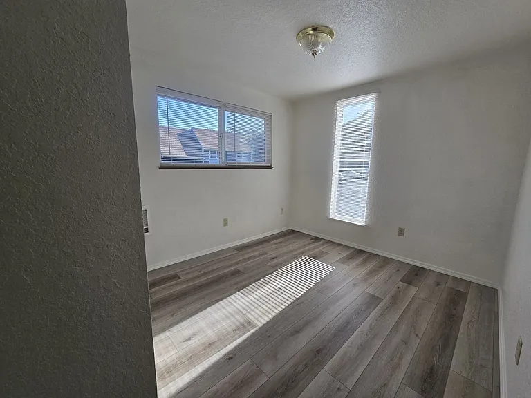 140 Atkinson Ct #19 — Photo 10