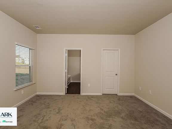 5th image of 450 Clover Cir
