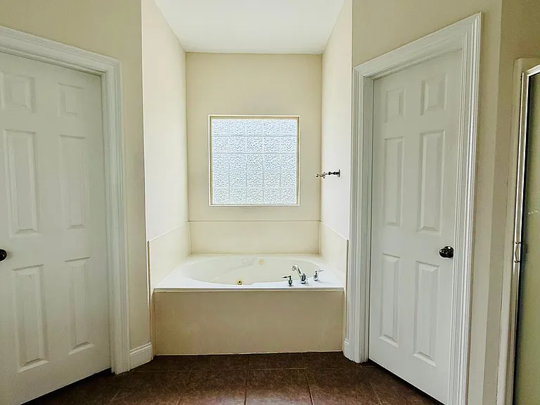 13134 Montrose Dr N — Photo 13