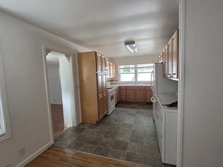 212 Brady Ln #B — Photo 10