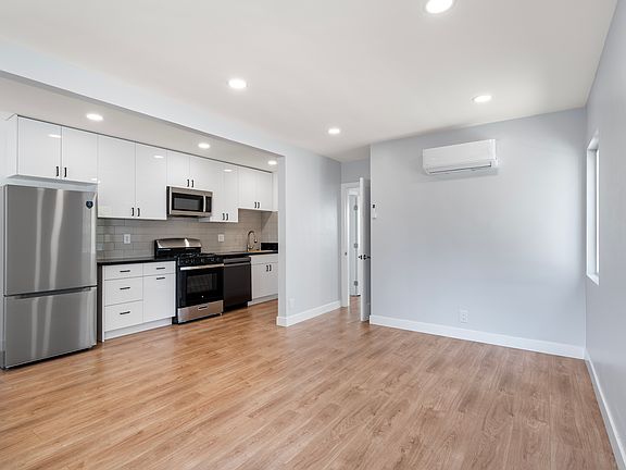 2nd image of 237 W Tujunga Ave APT A