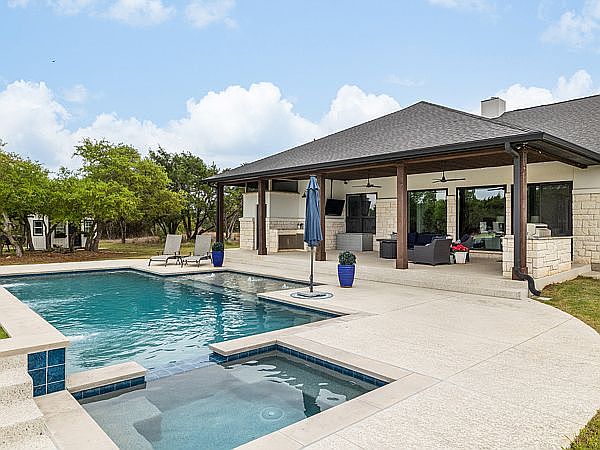 1st image of 518 Mesa Oaks