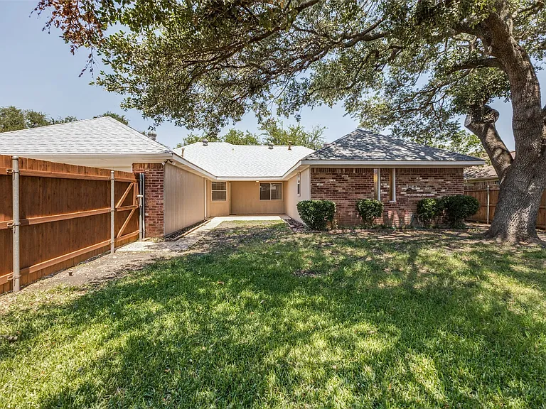 1500 Stonecrest Dr — Photo 21