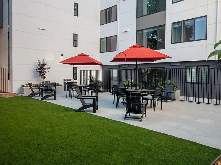 Edric Apartments — Photo 18