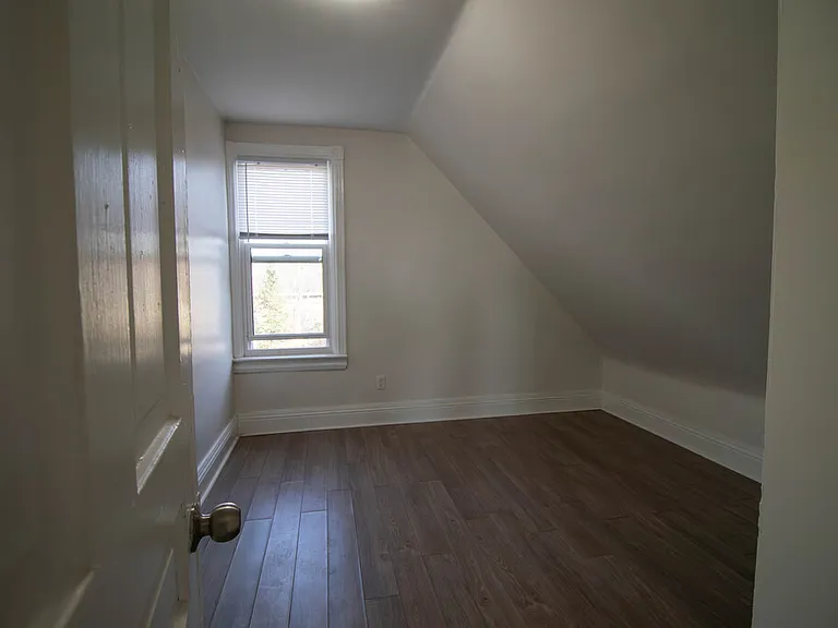 31 Ontario Rd — Photo 9