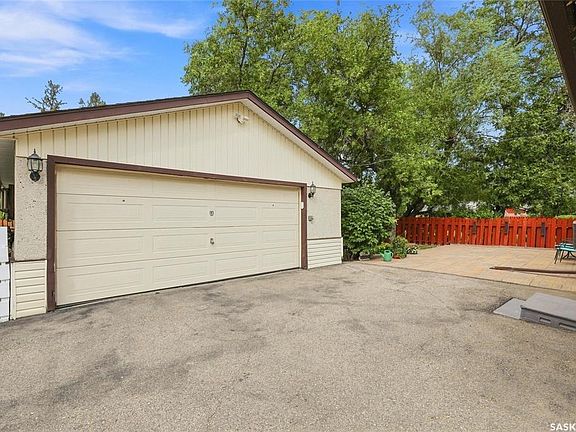 2nd image of 16 Yarnton CRESCENT
