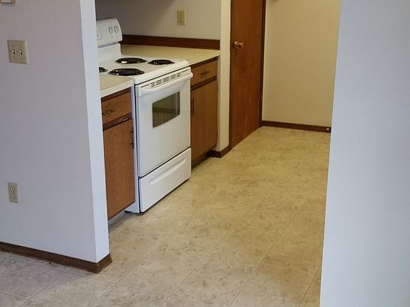 4th image of 20 Hoffman Dr APT 3