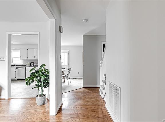 3rd image of 6700 Sandrock Ct