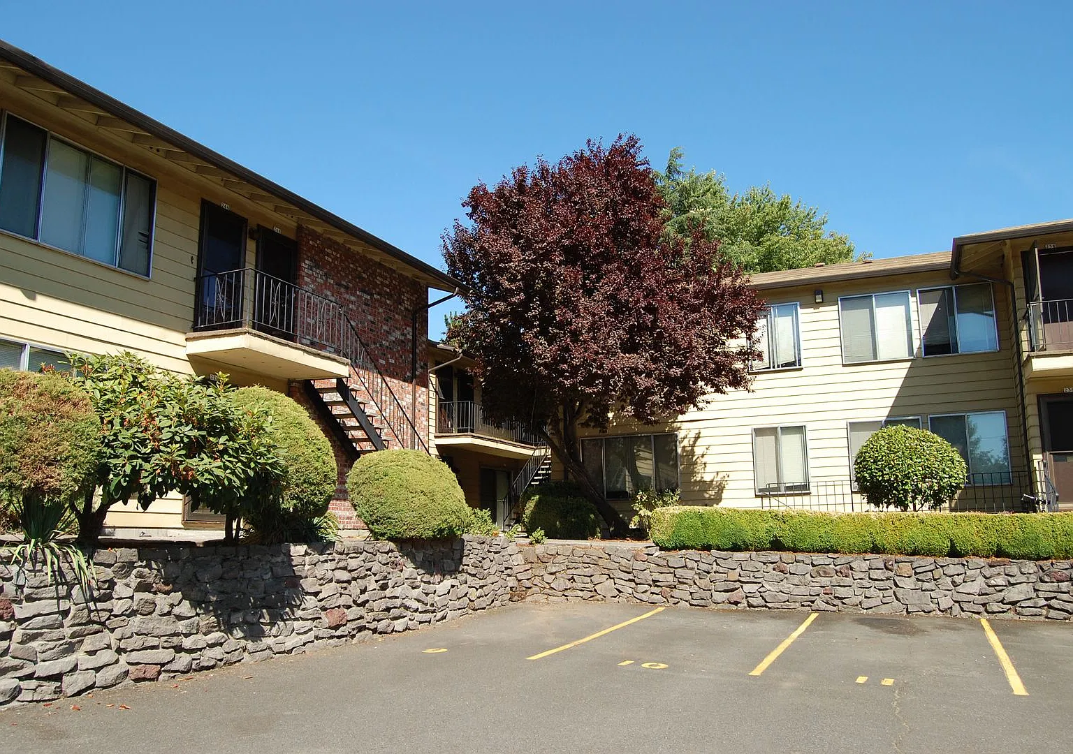 Pinecrest Terrace — Photo 2