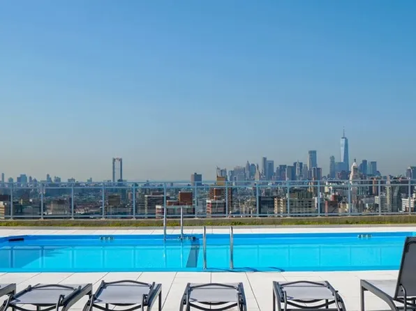 300 East 34th Street image 11 of 12