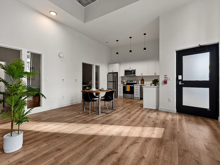 485 Albert St — Photo 18
