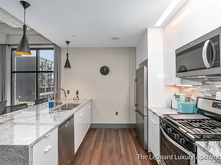 The Leonard Luxury Apartments — Photo 26
