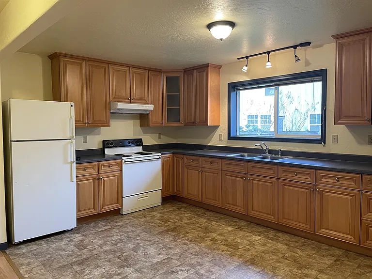 4355 River Road - K5- F — Photo 7