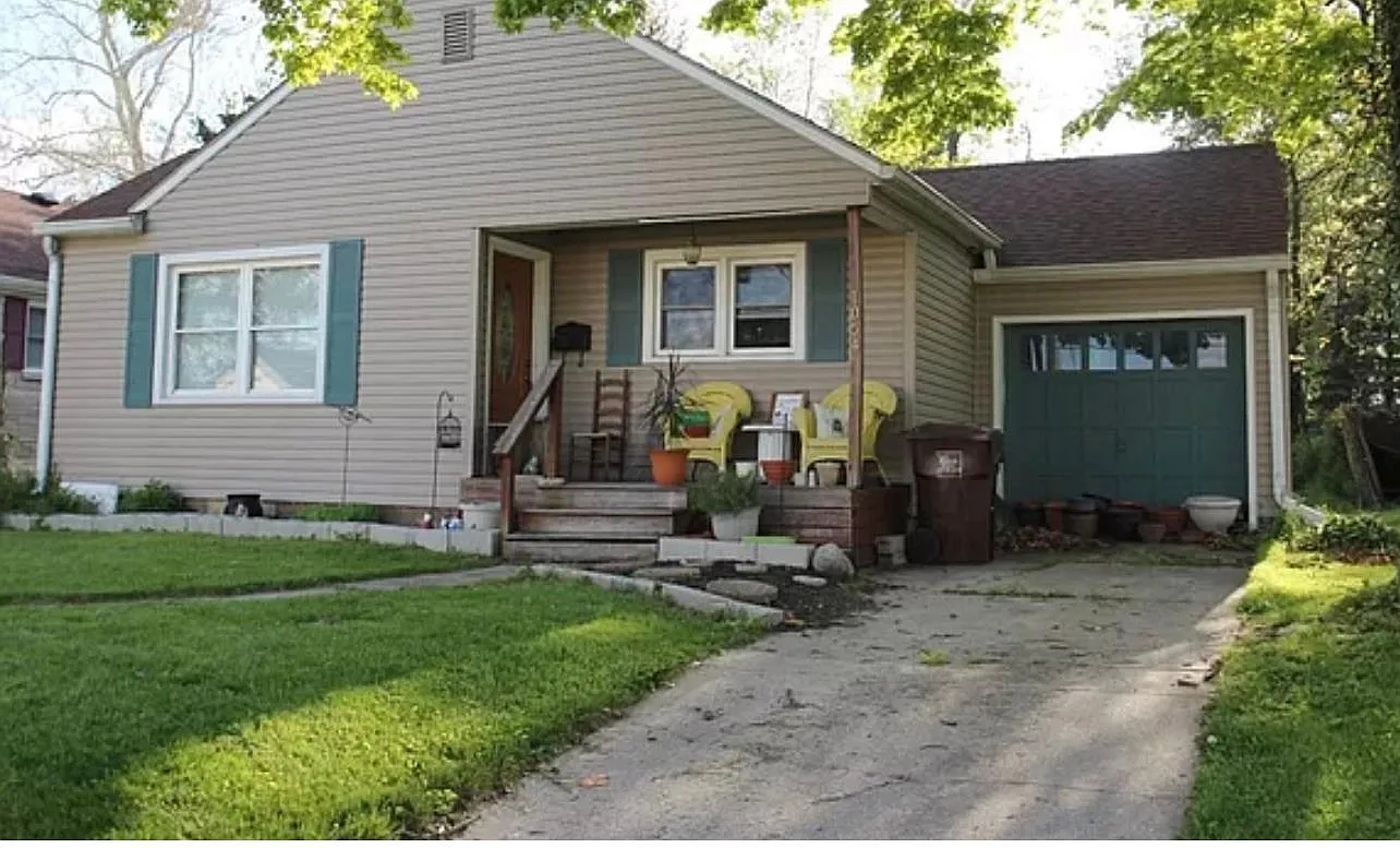 1054 N Miami St photo 1