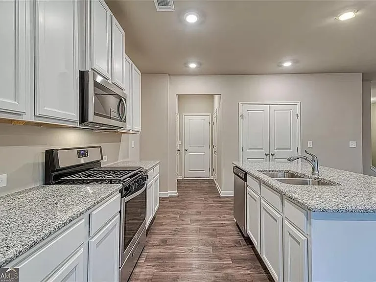 3041 Westgate Park Dr — Photo 7