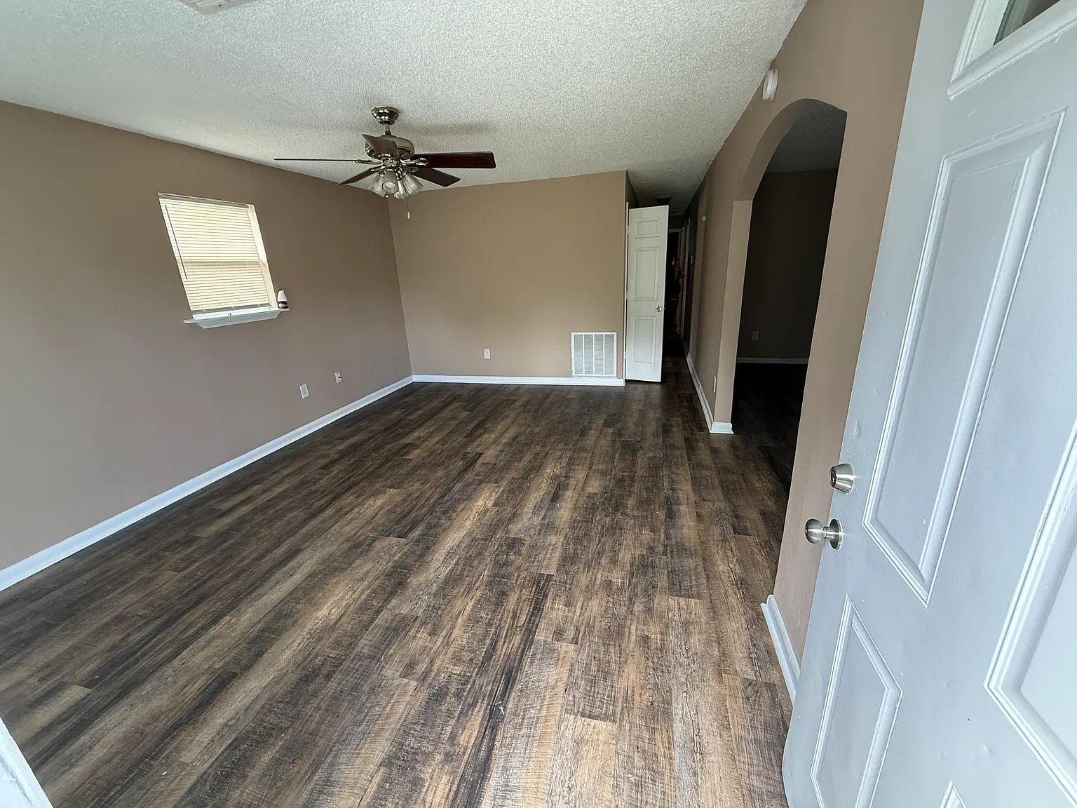 4 bed, 1151 sqft, $1,750 — Photo 2