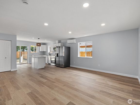 5th image of 712 N 3rd Street