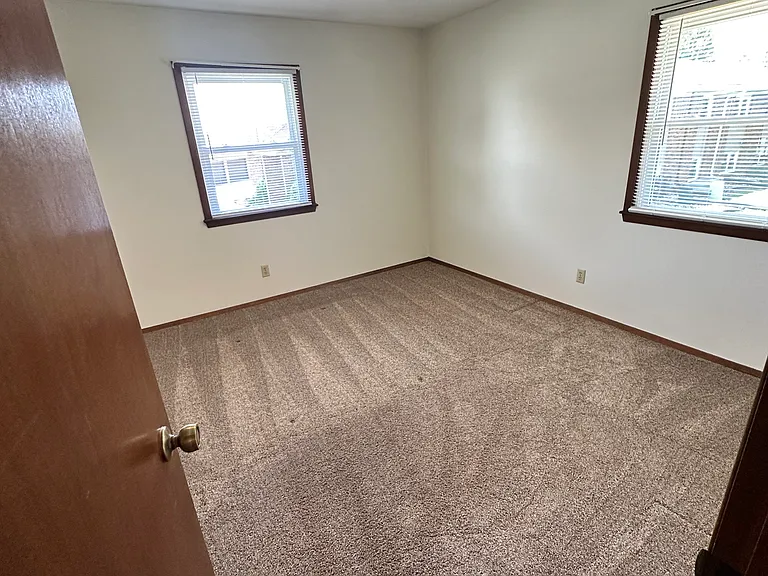 1120 Hancock Dr #12 — Photo 7