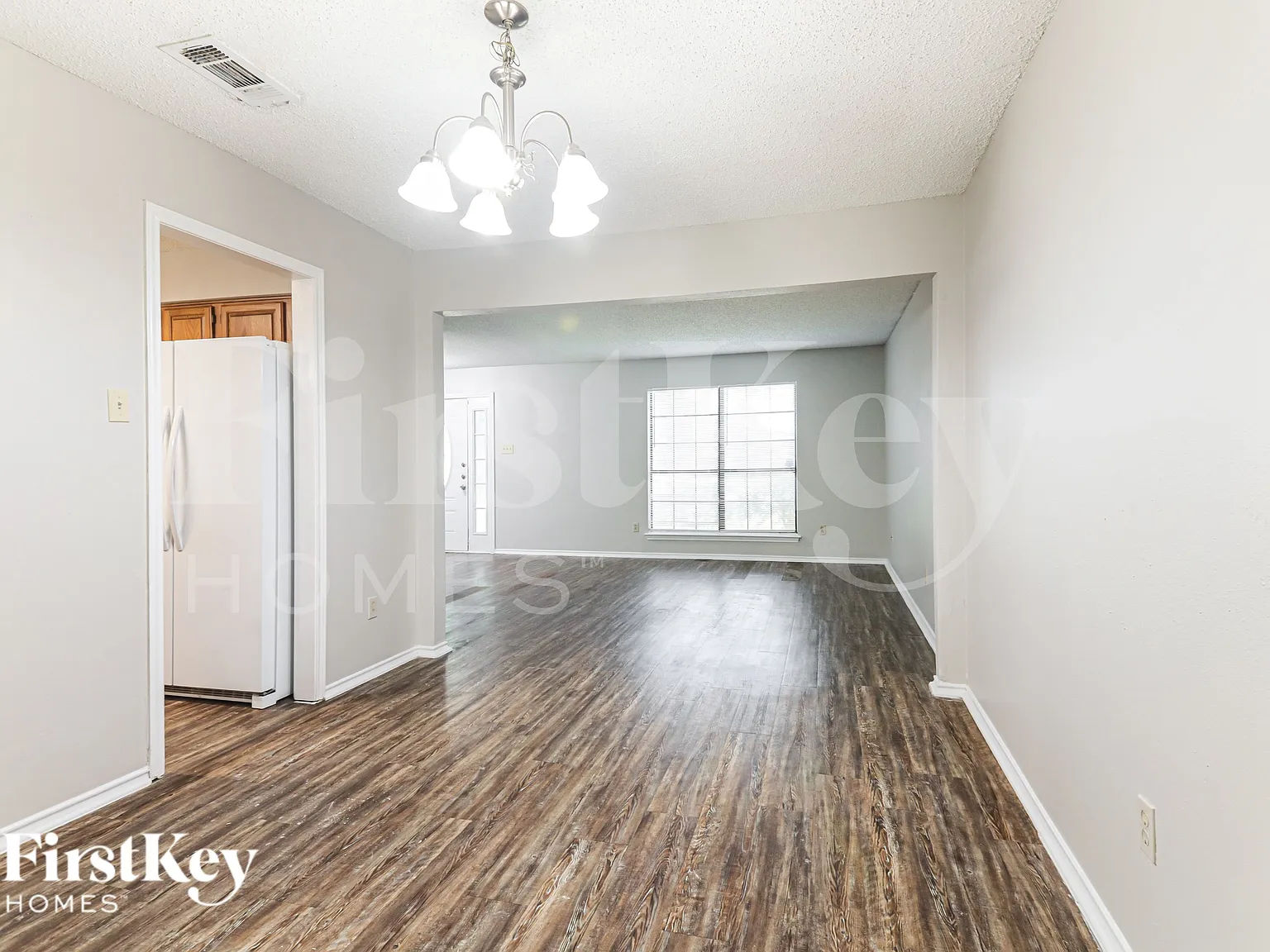 4 bed, 2.5 bath, 2448 sqft, $2,635 — Photo 4