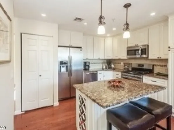 16 McChesney Ct, West Orange, NJ 07052