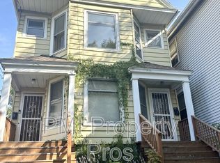 924 E Hamilton St, Milwaukee, WI 53202