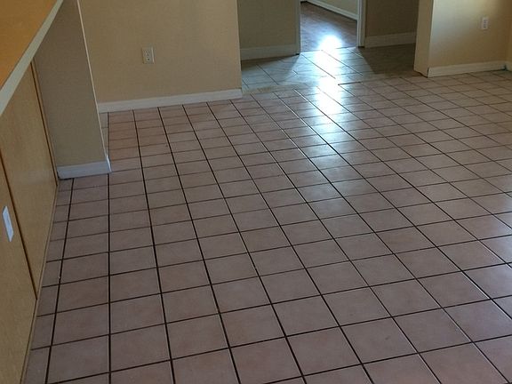 5th image of 301 Miami Ln