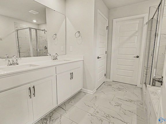 5th image of 315 Pond Spring Dr