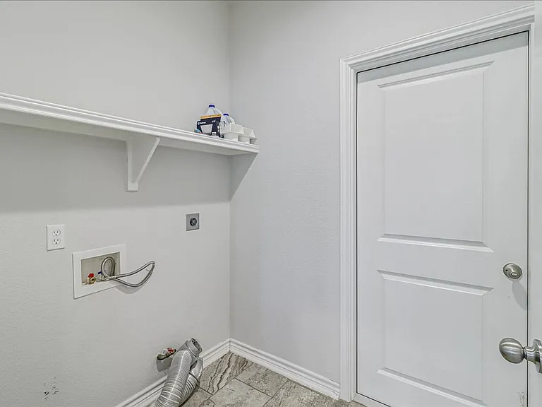 8010 Calma St — Photo 36