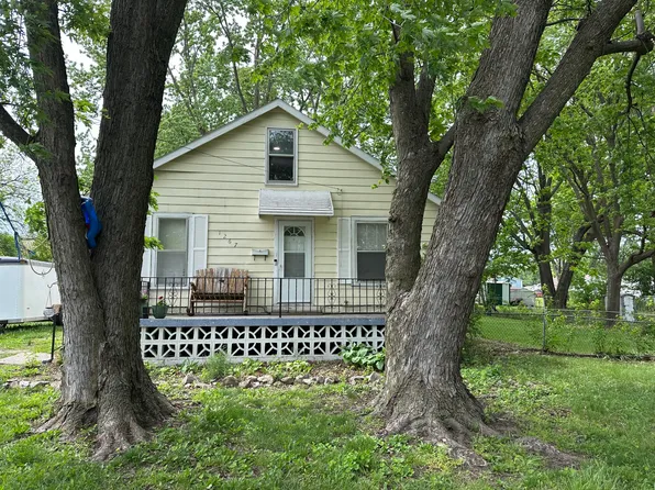 1267 S Ravenal Ave, Marshall, MO 65340