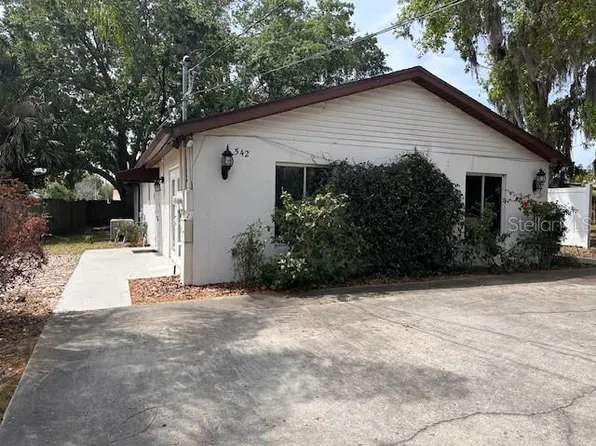 542 E Caroline St, Tavares, FL 32778